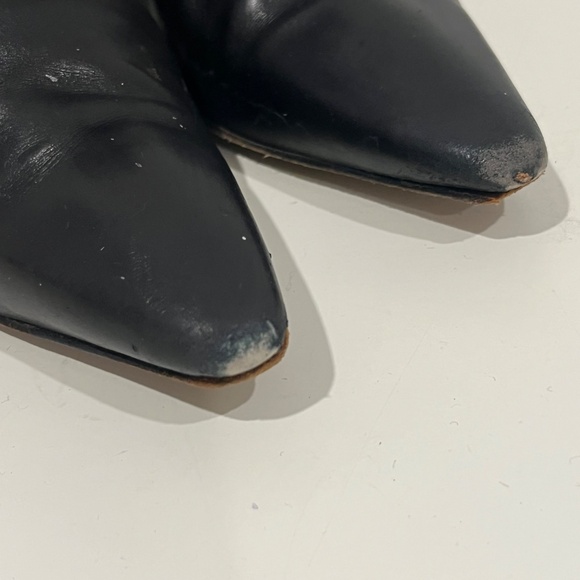 MANOLO BLAHNIK Black Leather Pointed Toe Kitten Heel Ankle Bootie EU38.5 US 8.5 - Picture 10 of 10
